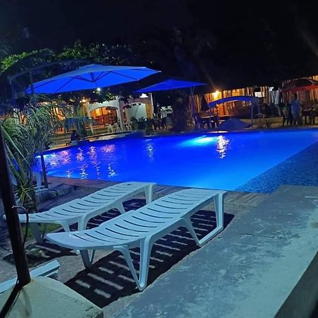Rrj'S Beach Resort Oslob Buitenkant foto