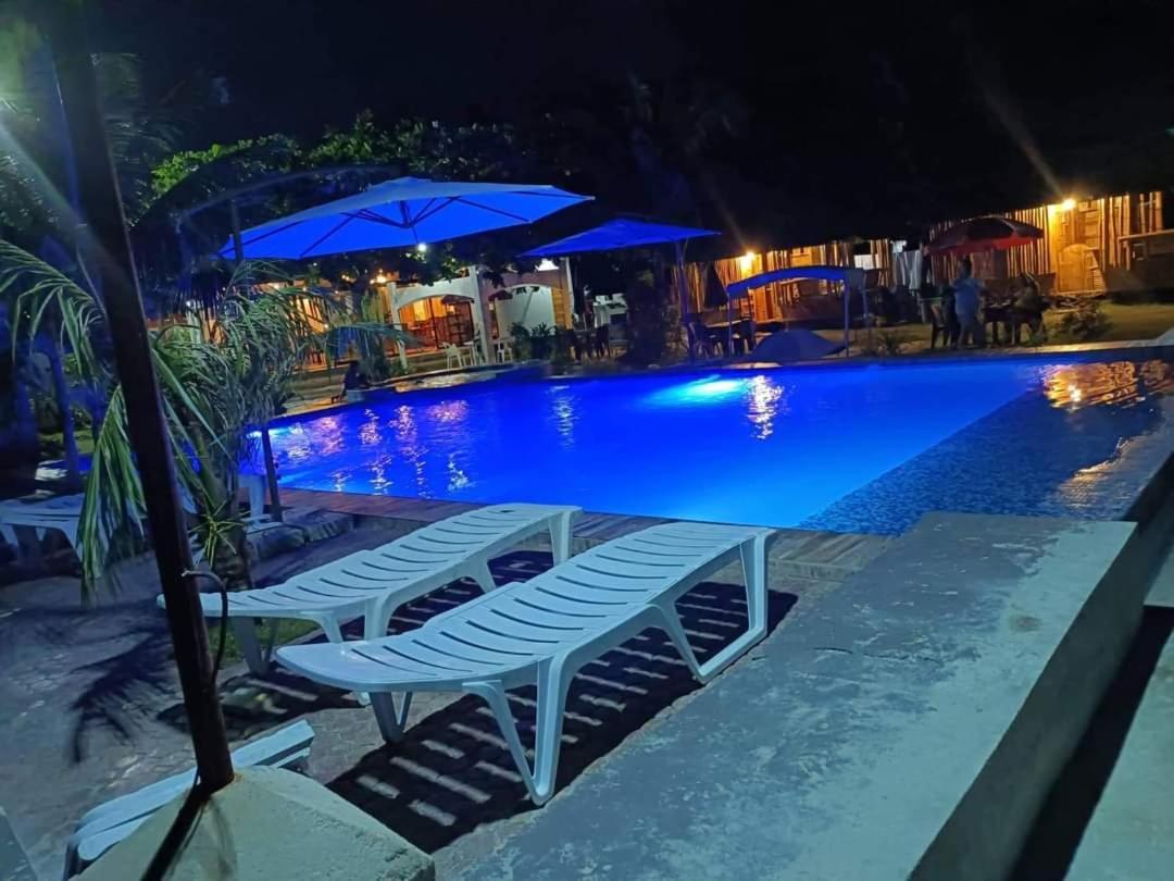 Rrj'S Beach Resort Oslob Buitenkant foto