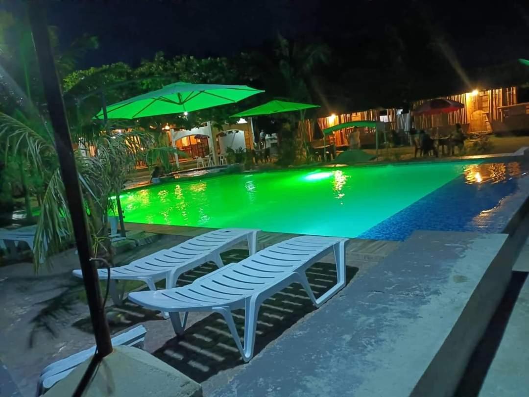 Rrj'S Beach Resort Oslob Buitenkant foto